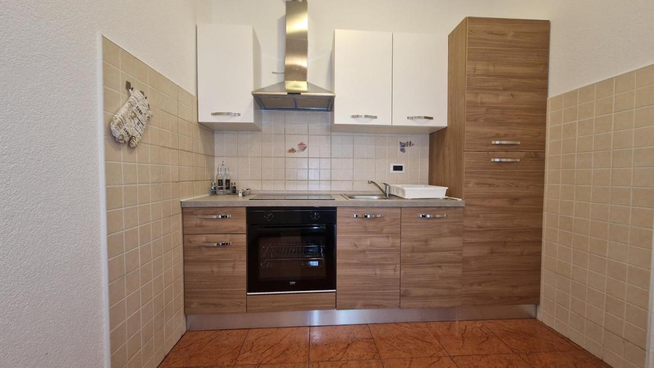 Apartments In Rijeka, Free Parking And Large Terrace, 15Min Drive From The Beach 外观 照片