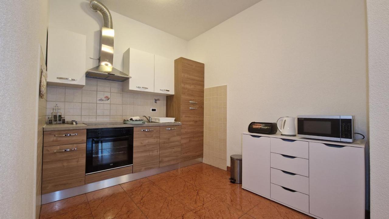 Apartments In Rijeka, Free Parking And Large Terrace, 15Min Drive From The Beach 外观 照片