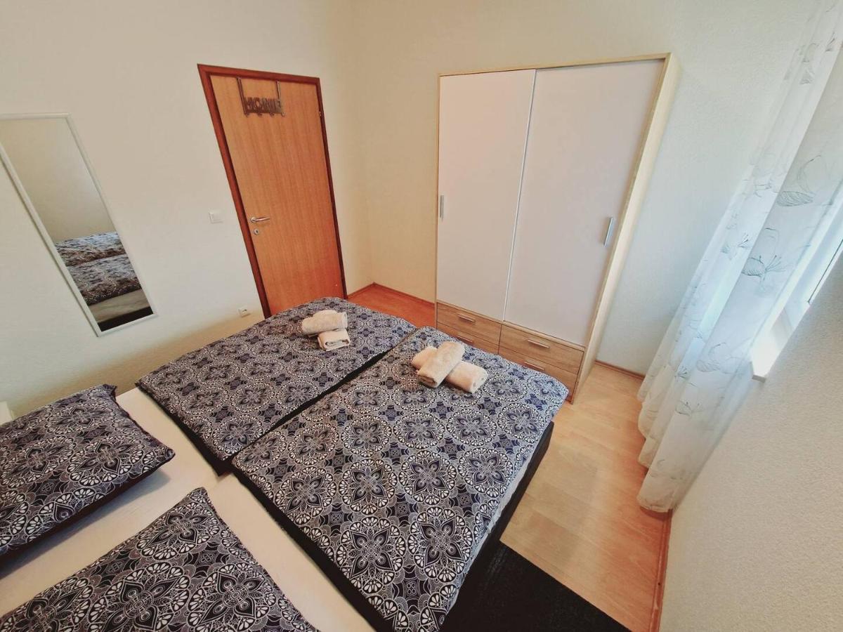 Apartments In Rijeka, Free Parking And Large Terrace, 15Min Drive From The Beach 外观 照片