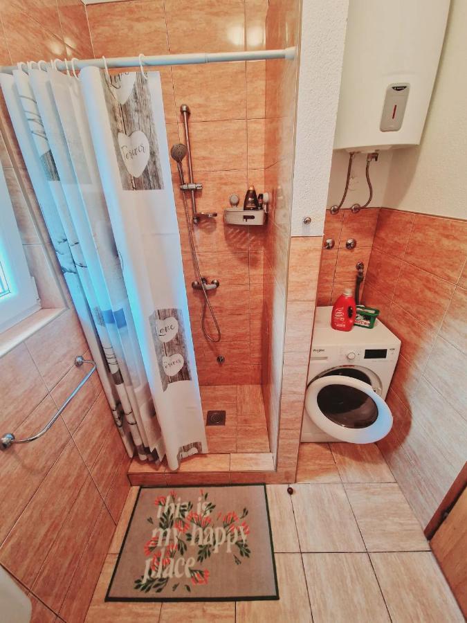 Apartments In Rijeka, Free Parking And Large Terrace, 15Min Drive From The Beach 外观 照片
