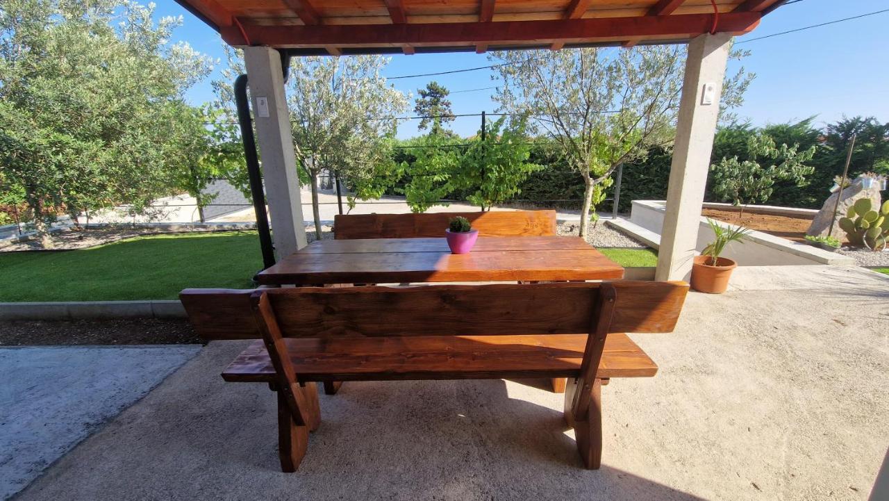 Apartments In Rijeka, Free Parking And Large Terrace, 15Min Drive From The Beach 外观 照片