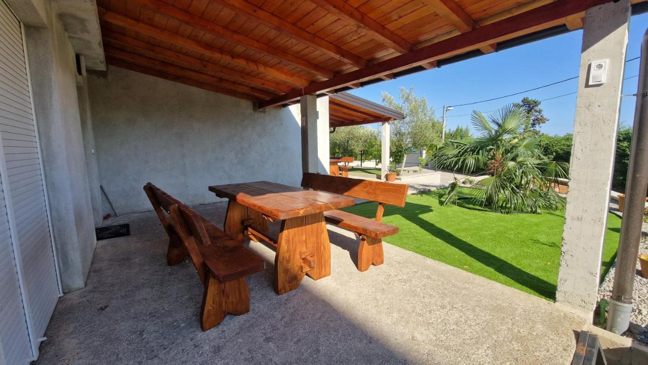 Apartments In Rijeka, Free Parking And Large Terrace, 15Min Drive From The Beach 外观 照片